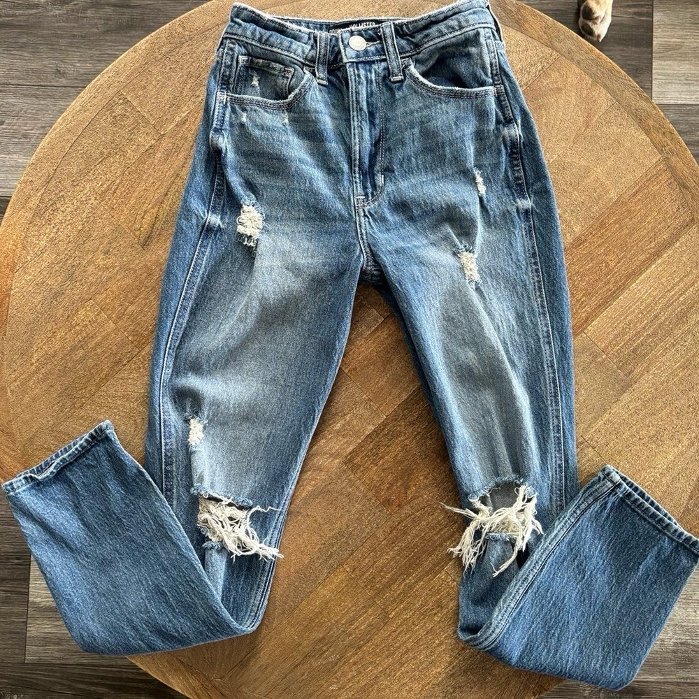 Hollister Women's Ultra High Rise Mom Jeans 000R W23R Distressed Vintage Stretch